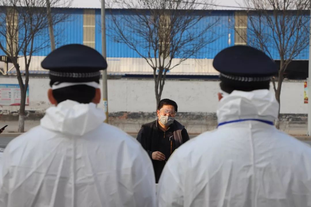 看西咸新区公安“抗疫七勇士”从隔离区里传出的请战书